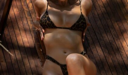 Office Girl Rachel Pizzolato Flaunts Her Stunning Figure in a Leopard Bikini