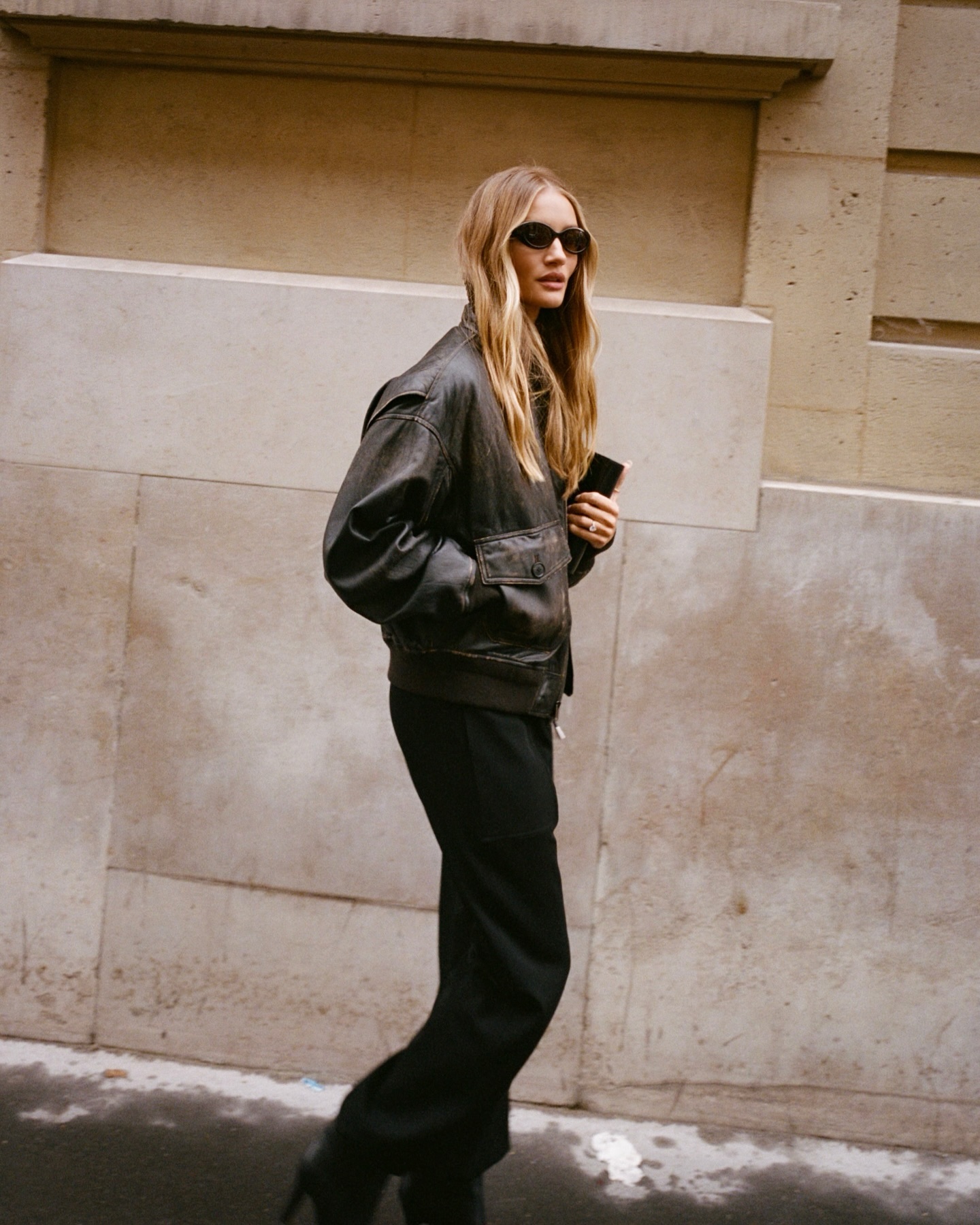 Rosie Huntington-Whiteley Stuns in All-Black Street Style: A Vision of Mystical Elegance